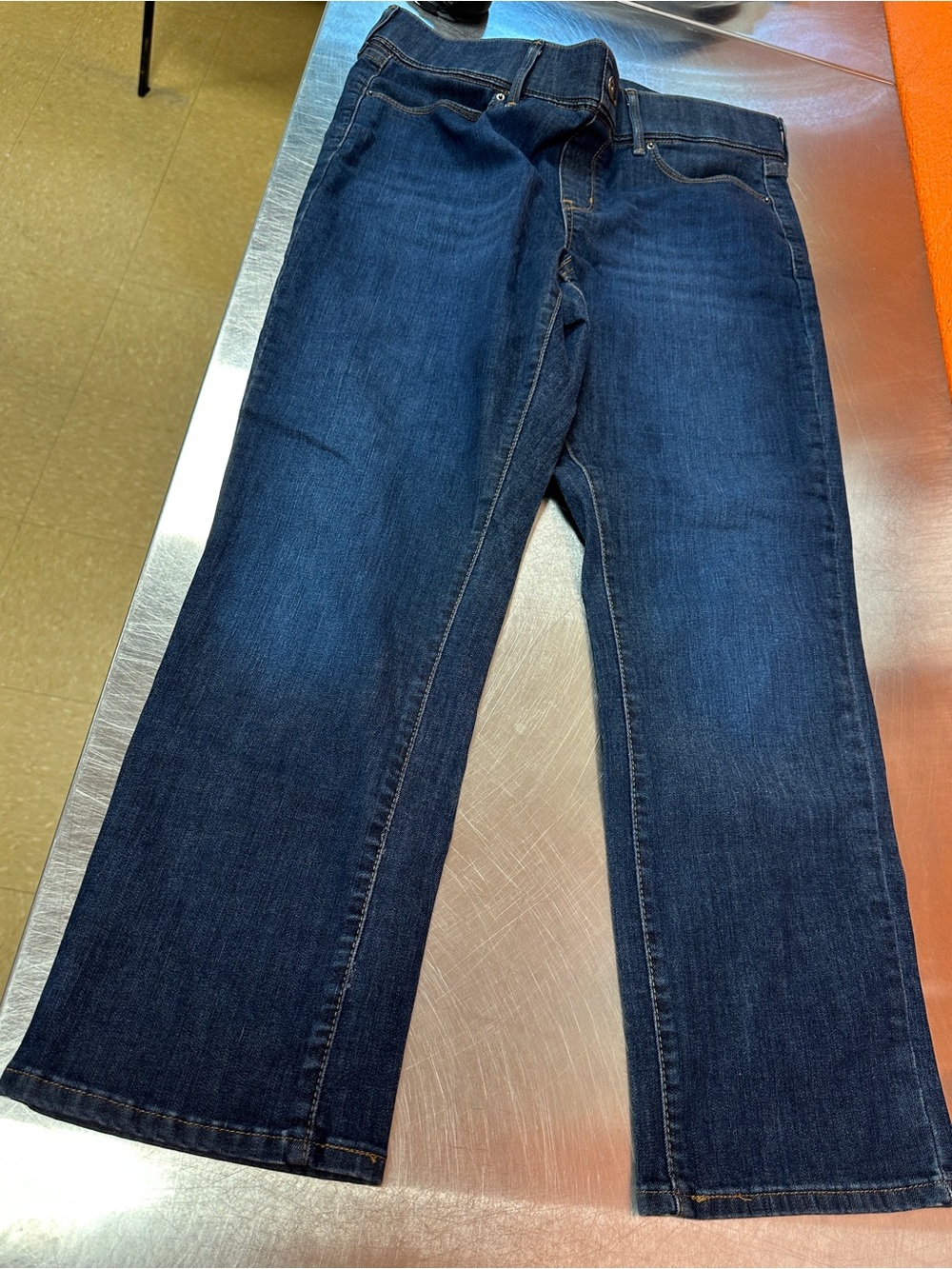 Signature by Levi Strauss Gold Totally Shaping Pull-On Ankle Straight Jeans LRG